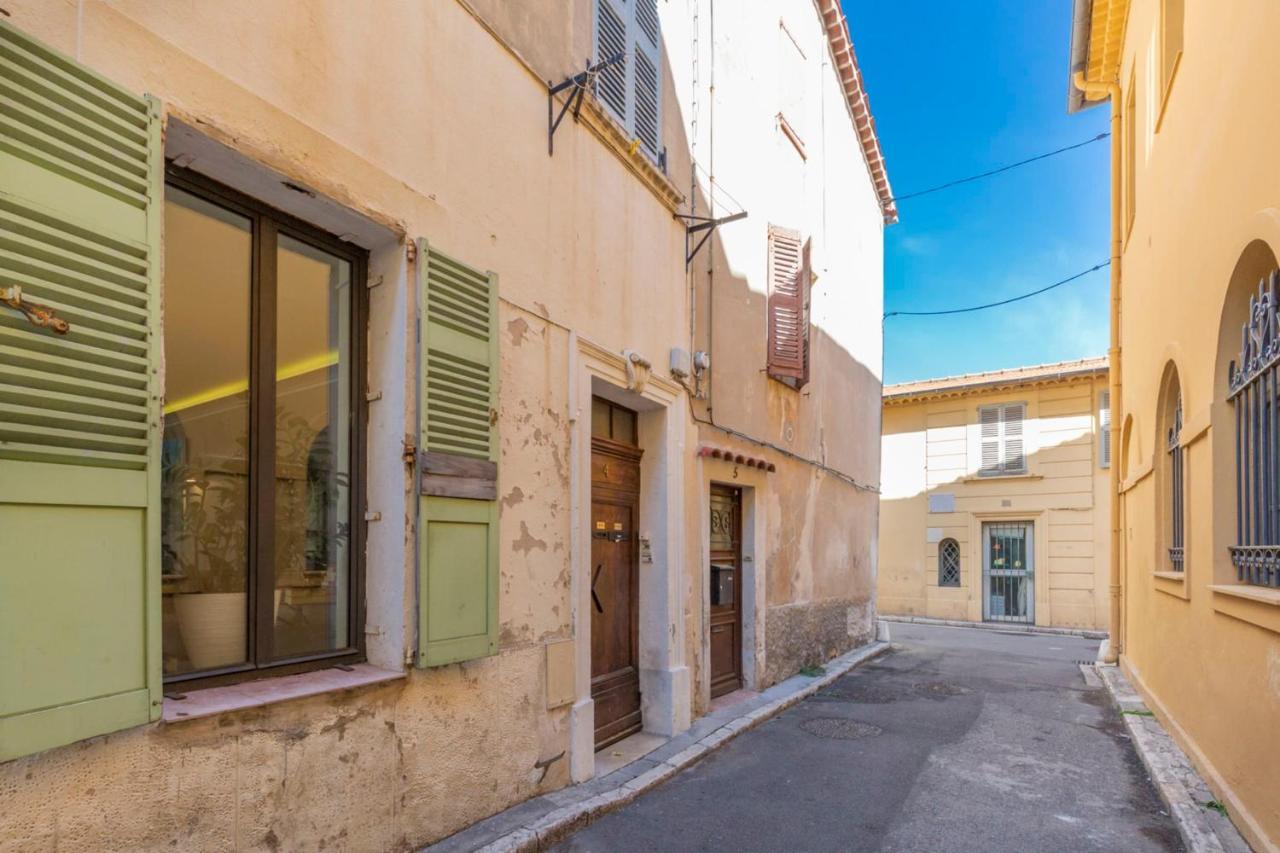 Place Amiral Barnaud アンティーブ エクステリア 写真